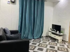 1 Bedroom House Sleeps 2 - Aircon - Free parking