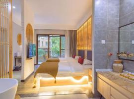Heinemann Hotel Terrace Double Room A206 with Jacuzzi and local amenities, hotel in Baoguosi