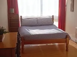 Lovely double bed private studio in tullamore town