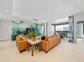 Luxury Perth CBD Apartment with Pool & Gym
