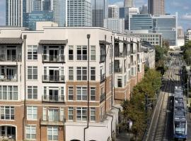 Private Apartment with Kingbed in Southend，位于夏洛特的酒店