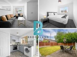Three Bedroom House by Brookland Stays Serviced Accommodation Short Lets Wigan with Free WiFi