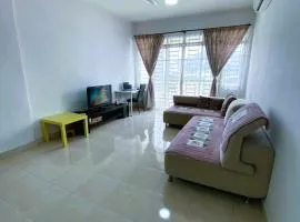 Easy Access to Airport, USM & Queensbay