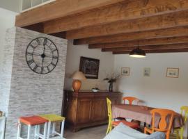 Duplex with spectacular mountain views for 8, Hotel in Porté-Puymorens