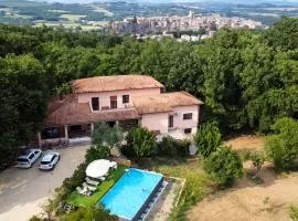 Villa with Garden near Rome for Groups & Families