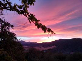 Finca La Piedra Holidays, hotel in Alora