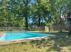 Le gite d'Arthur, ξενοδοχείο σε Tréal