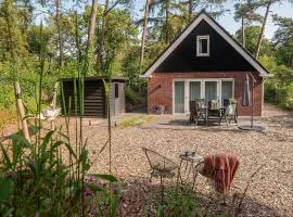 Modern en vrijstaand vakantiehuis in het bos