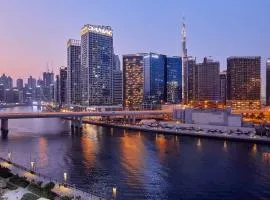 Luxury 1BHK with Stunning Canal View Business Bay