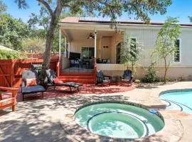 Luxury vacation house with Private Pool & Jaccuzi Close to SeaWorld Alamo and River Walk