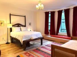 Luxurious bedroom