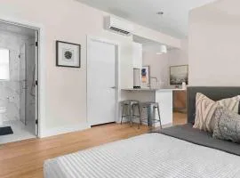 Cozy Downtown Studio - near UT