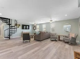 Beach house with game room just minutes from beach