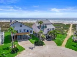 Secluded beachfront house with gorgeous ocean views