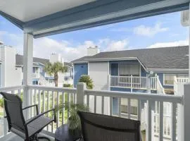 Cozy condo close to beach