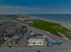 Cozy ocean view condo on Galvestons east end, close to cruise terminal