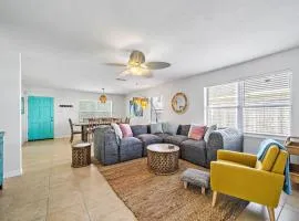 Bungalow with guest house and cozy yard just a short walk to the Seawall