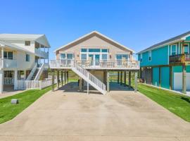 Cozy bungalow close to the beach with fire pit、ガルベストンのホテル