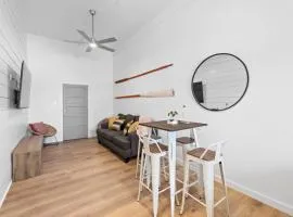 Modern Downtown Galveston Loft, Walk to The Strand