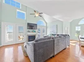 Stunning bayfront home with spacious deck and incredible Galveston Bay views