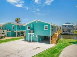 Canalfront Home With Huge Deck and Near the Beach