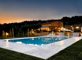 Casale degli Ulivi Resort, hotelli, jossa on pysäköintimahdollisuus kohteessa Pellare