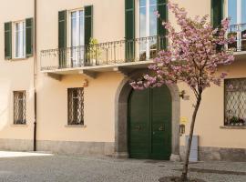 Studio Apartment 1 Min From Lake, hotel in Como