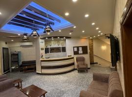 فندق التاج - الكاظمية المقدسة, hotel cerca de Aeropuerto internacional de Bagdad - BGW, Bagdad