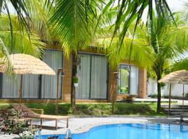 Private Pool & Garden Chill Villa with BBQ Area, hotel v destinaci Xóm Bình Nguyên