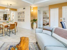 3 Mi to Sabino Canyon Condo with Resort Perks!, hotel en Tucson