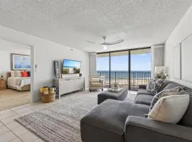 New Listing! Updated direct oceanfront condo with a pool, hot tub, and garage parking