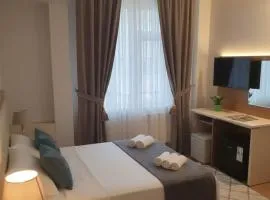 Çelik Crown Hotel