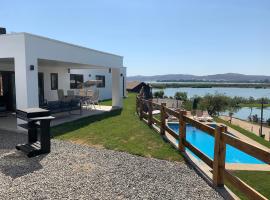 Casa con vista lago Rapel, hotel in Las Cabras