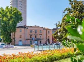 The Central Rock Inn camere con bagno privato self check in, hotel v mestu Piacenza