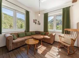 doLodge homestead in the Kolpa River canyon