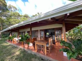 Guest house with ocean view - breakfast included, hotel v destinaci Manzanillo
