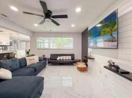 Modern Escape Chefs Kitchen Private Yard, hotel v destinaci Miami Gardens