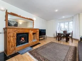 5 min from Port - free private parking - 1BR