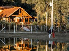 Chácara Beija Flor com Casa de Campo charmosa pertinho de Curitiba, hotel in Campo Magro