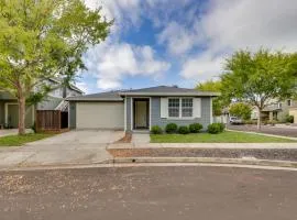 Quiet and Convenient! Santa Rosa Family Home with Yard