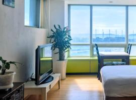 Cozy - Experience Home like Comfort Studio, khách sạn ở Incheon