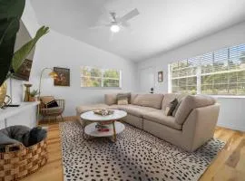 Drift & Dream Getaway - Pet-Friendly - Near Springs