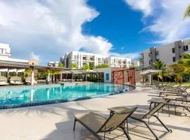 Apto moderno con lago y piscina cerca cocobongo