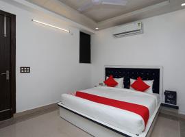 OYO Flagship Hotel Uk-07, ξενοδοχείο σε Rājpur