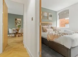 Pear Tree - Stylish City Centre Apartment