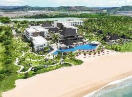 Pullman Lombok Merujani Mandalika Beach Resort, khách sạn 5 sao ở Kuta Lombok