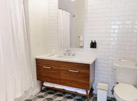 Kislak 404 Luxurious 1BR in Heart of Downtown