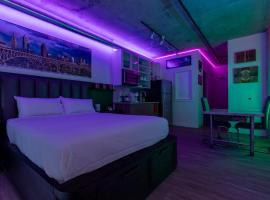 Luxury Apt In The Heart Of The Theater District, hotel in Cleveland