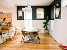 Victorian Gem Steps from Main St - Sleeps 9 & Pets
