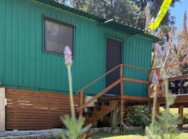 Container Climatizado com deck em frente ao Parque do Passaúna by Tiny House Passaúna, väikemaja sihtkohas Ferraria